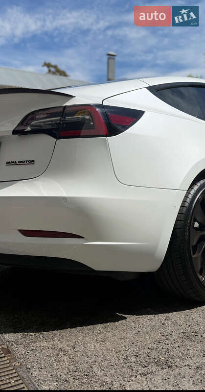 Седан Tesla Model 3 2021 в Днепре