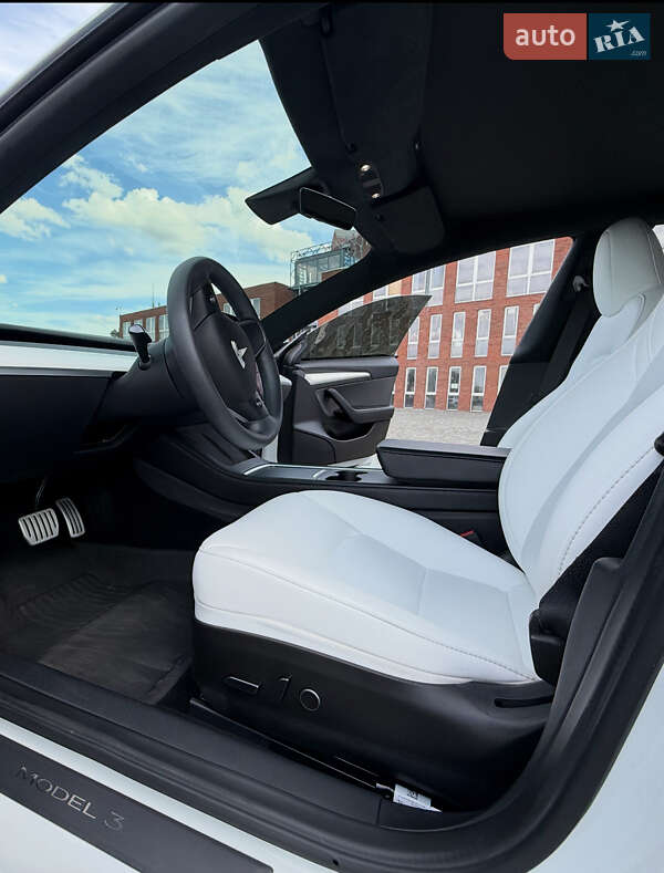 Седан Tesla Model 3 2021 в Днепре
