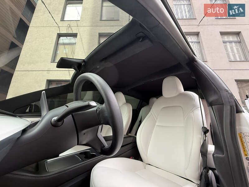 Седан Tesla Model 3 2021 в Днепре