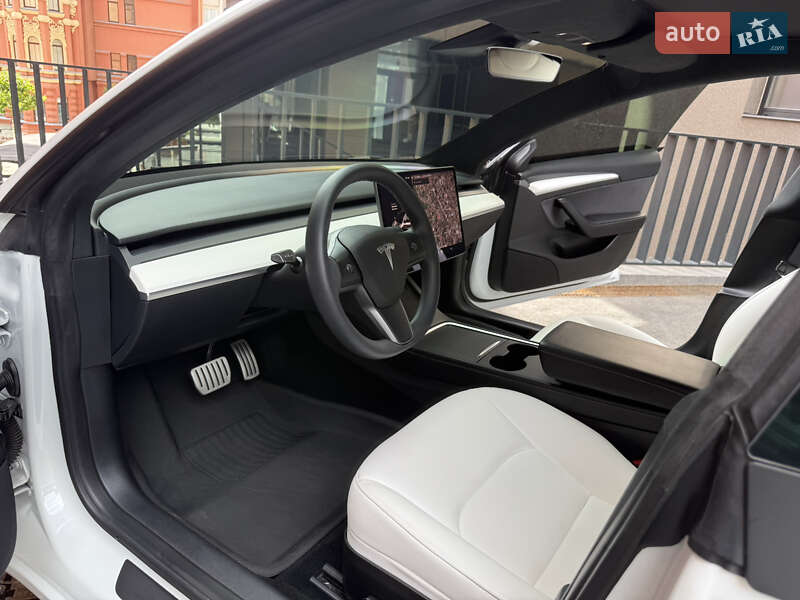 Седан Tesla Model 3 2021 в Днепре