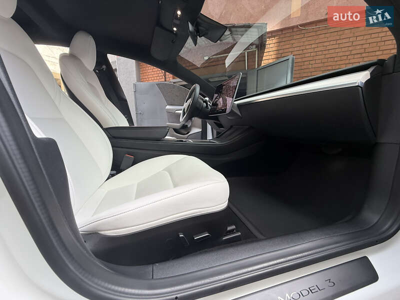 Седан Tesla Model 3 2021 в Днепре