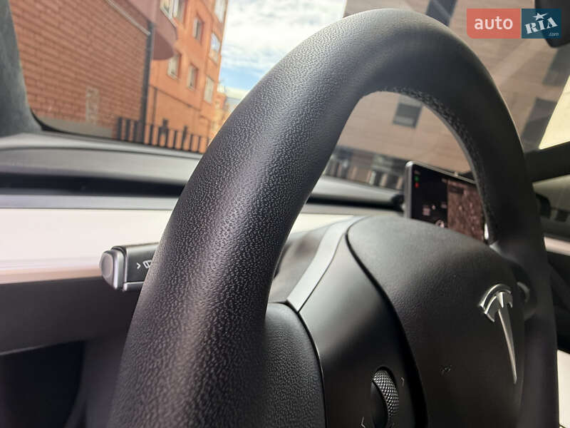 Седан Tesla Model 3 2021 в Днепре