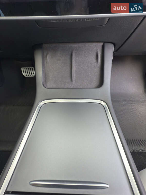 Седан Tesla Model 3 2021 в Днепре