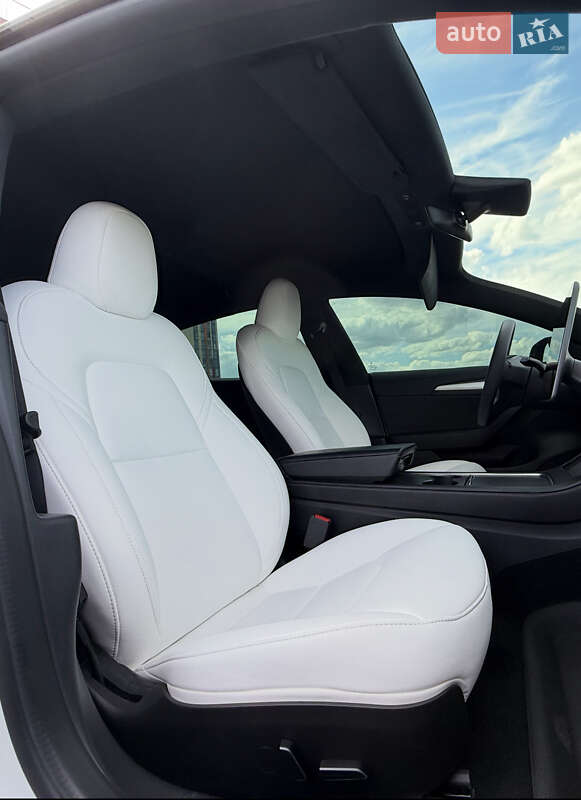 Седан Tesla Model 3 2021 в Днепре