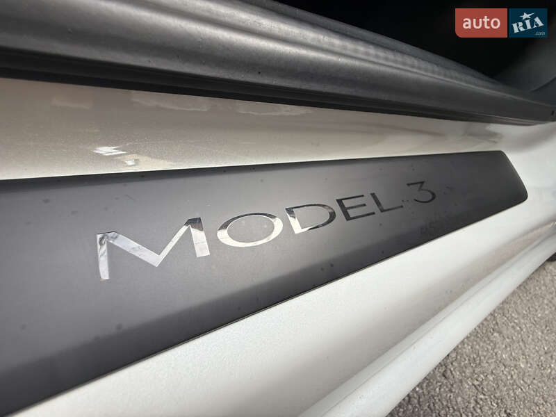 Седан Tesla Model 3 2021 в Днепре