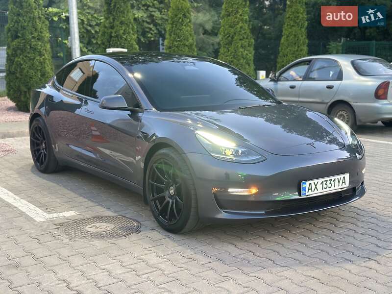 Седан Tesla Model 3 2023 в Харькове
