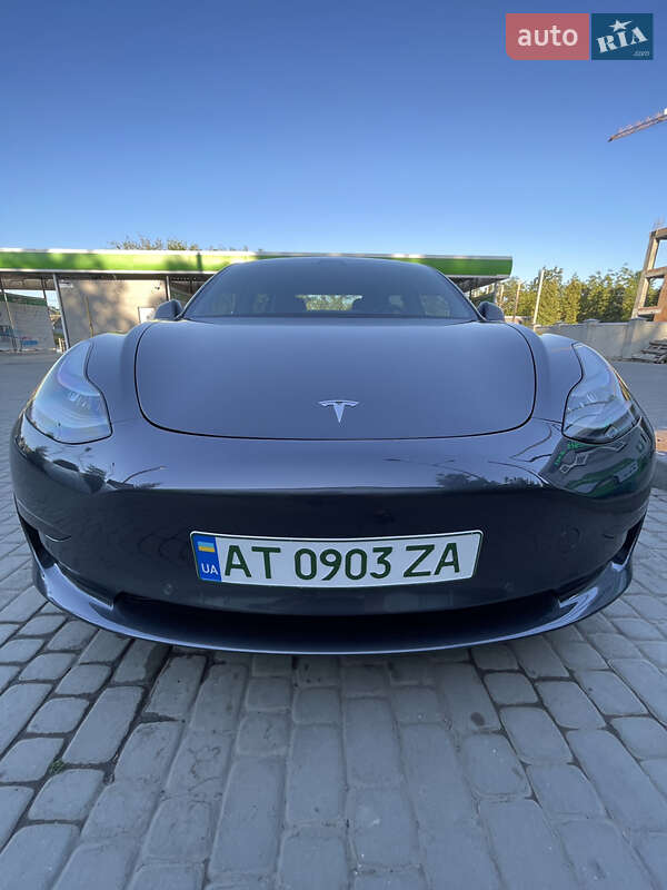 Седан Tesla Model 3 2018 в Ивано-Франковске