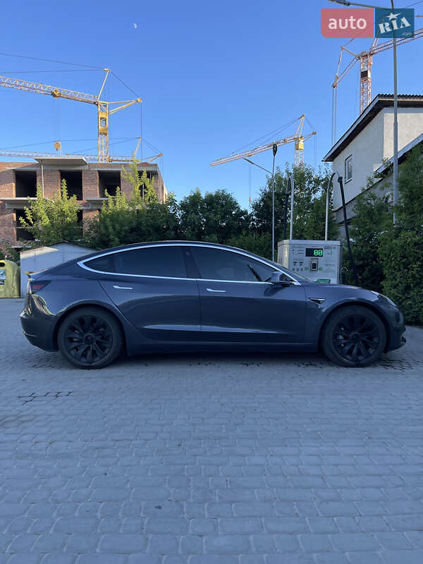 Седан Tesla Model 3 2018 в Ивано-Франковске