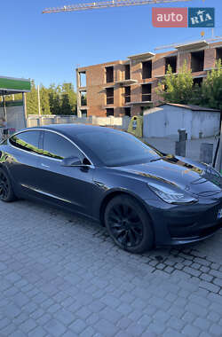 Седан Tesla Model 3 2018 в Івано-Франківську