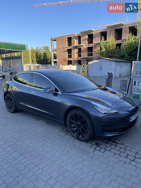Седан Tesla Model 3 2018 в Ивано-Франковске