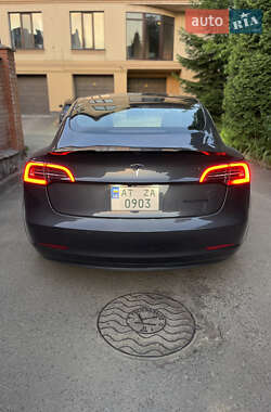 Седан Tesla Model 3 2018 в Івано-Франківську