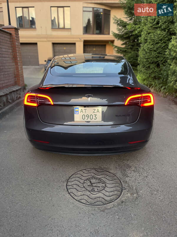 Седан Tesla Model 3 2018 в Ивано-Франковске