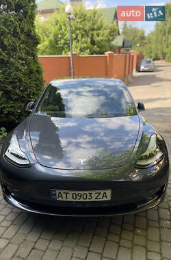 Седан Tesla Model 3 2018 в Івано-Франківську