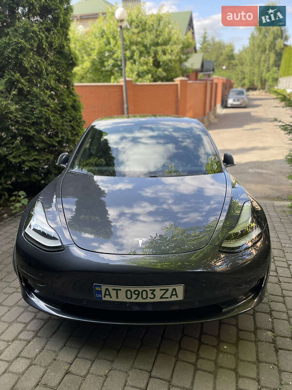 Седан Tesla Model 3 2018 в Ивано-Франковске