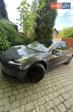 Седан Tesla Model 3 2018 в 