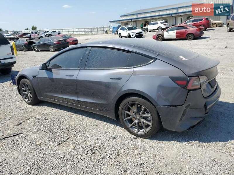 Седан Tesla Model 3 2022 в Чернівцях
