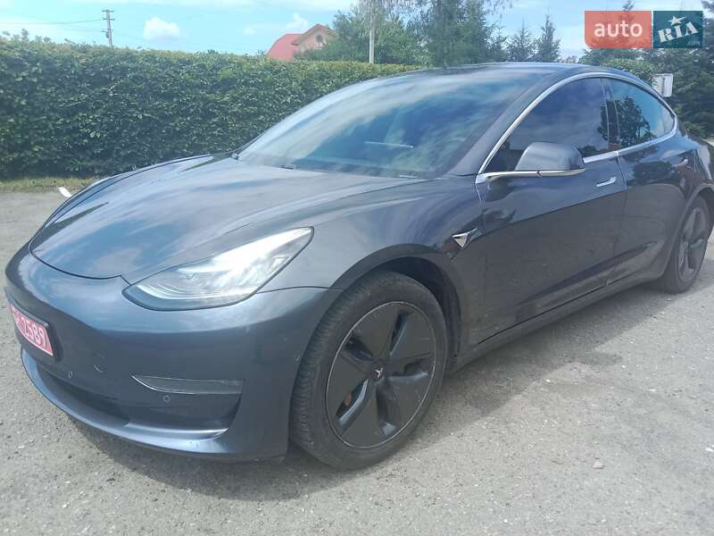 Седан Tesla Model 3 2019 в 