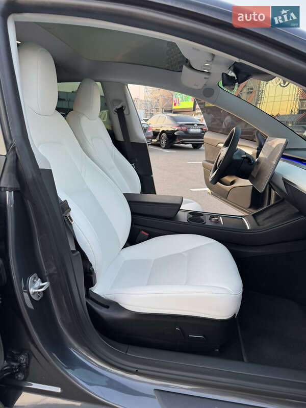 Седан Tesla Model 3 2023 в Киеве