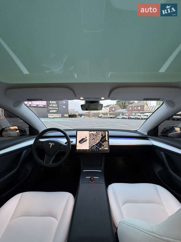 Седан Tesla Model 3 2023 в Києві