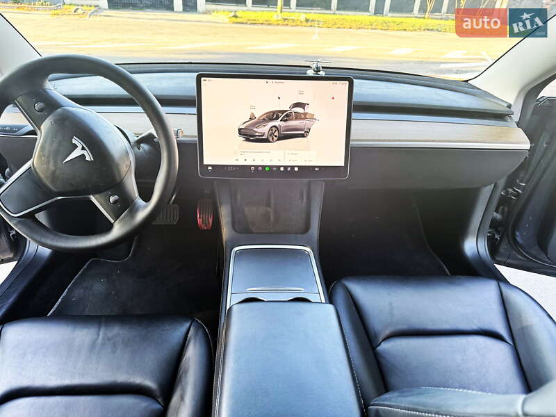 Седан Tesla Model 3 2022 в Вінниці