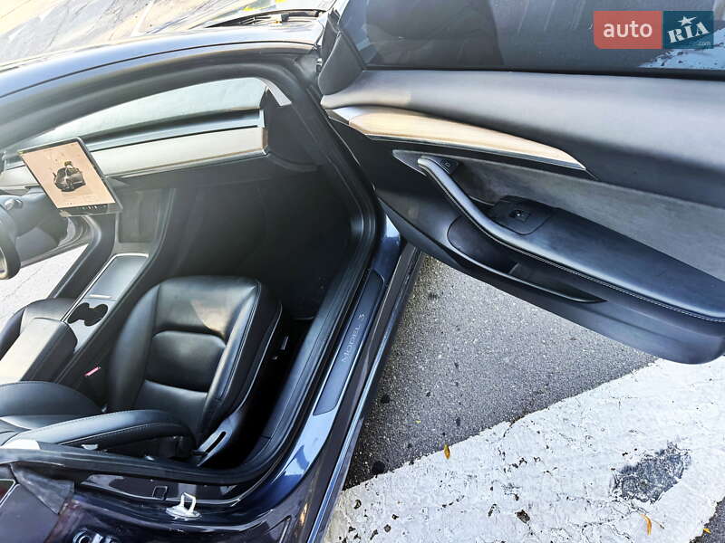 Седан Tesla Model 3 2022 в Вінниці