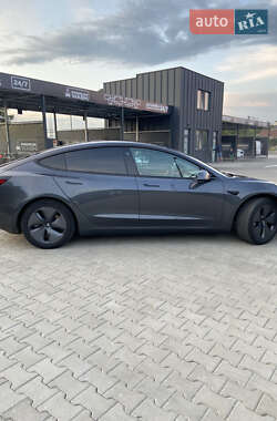 Седан Tesla Model 3 2021 в 