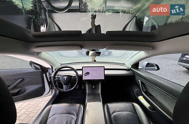 Седан Tesla Model 3 2018 в 