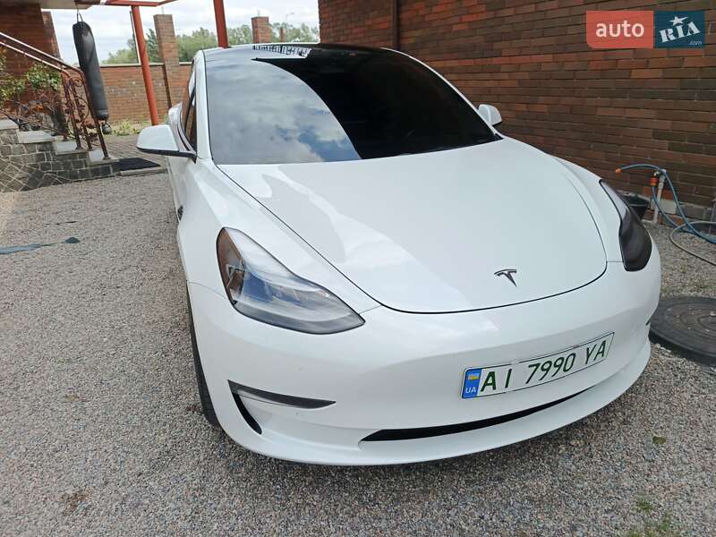 Tesla Model 3 2021