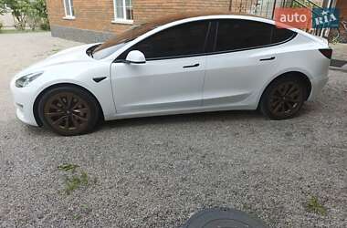 Седан Tesla Model 3 2021 в 
