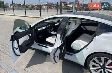 Седан Tesla Model 3 2019 в 
