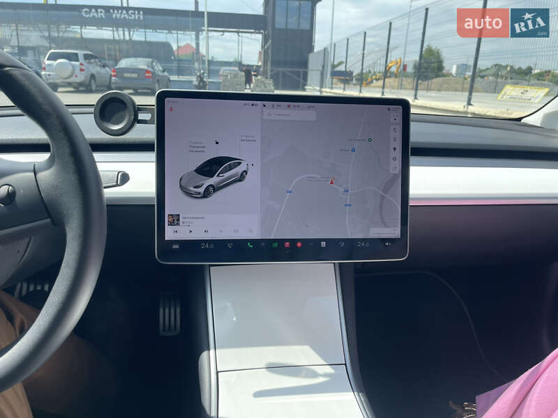 Седан Tesla Model 3 2019 в Черновцах