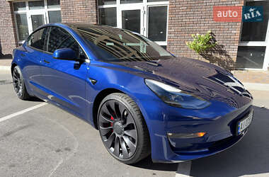 Седан Tesla Model 3 2021 в 