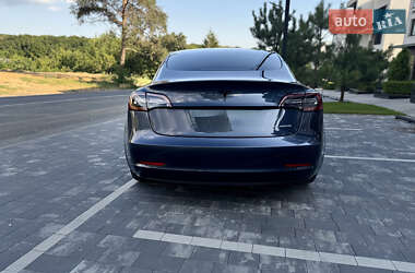 Седан Tesla Model 3 2021 в 