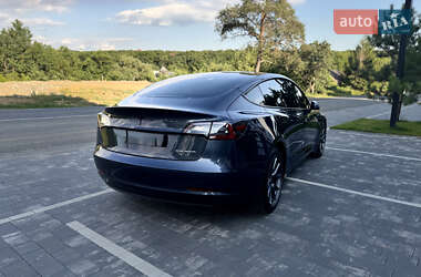 Седан Tesla Model 3 2021 в Ужгороде