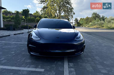 Седан Tesla Model 3 2021 в Ужгороде
