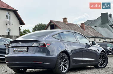 Седан Tesla Model 3 2021 в 