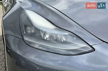Седан Tesla Model 3 2021 в 