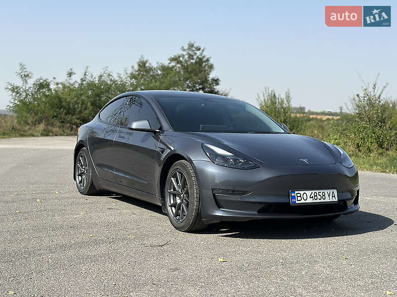 Седан Tesla Model 3 2022 в Хмельницькому