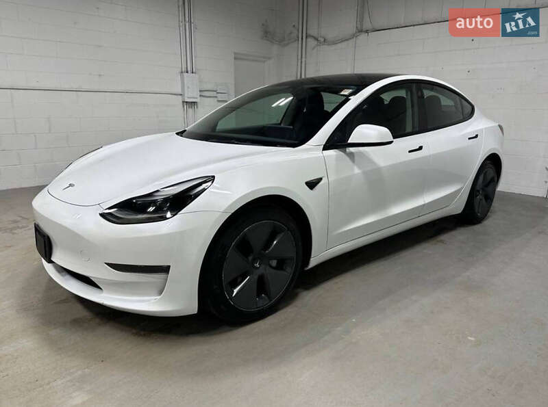 Седан Tesla Model 3 2023 в 