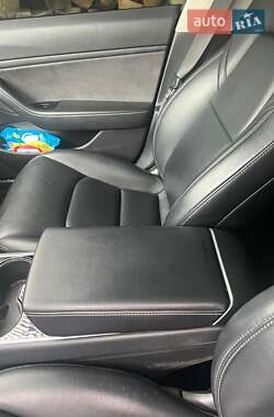 Седан Tesla Model 3 2018 в 