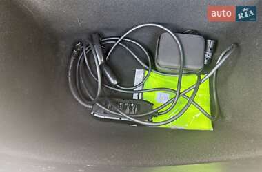 Седан Tesla Model 3 2023 в 