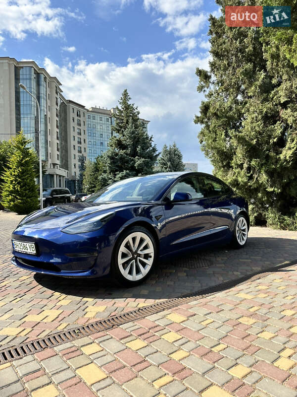 Tesla Model 3 2022