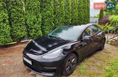 Седан Tesla Model 3 2021 в 
