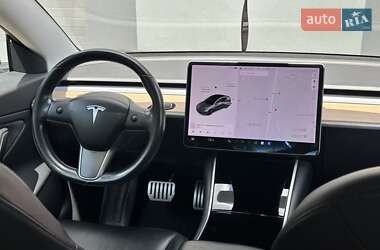 Седан Tesla Model 3 2019 в 