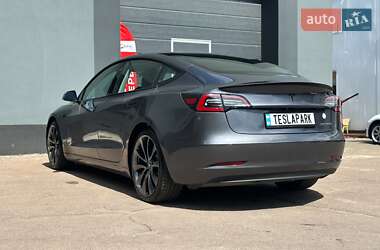 Седан Tesla Model 3 2019 в 
