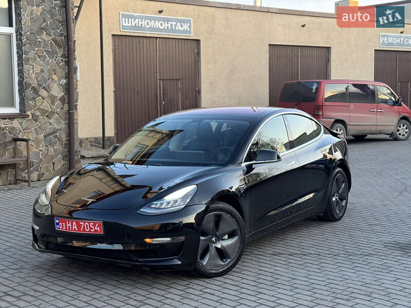 Седан Tesla Model 3 2019 в Владимире