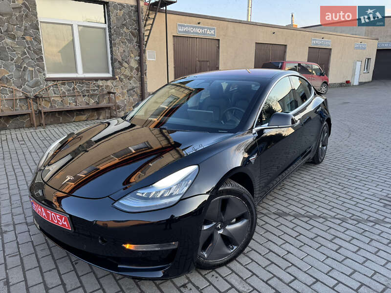 Седан Tesla Model 3 2019 в Владимире