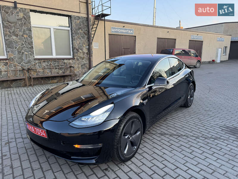 Седан Tesla Model 3 2019 в Владимире