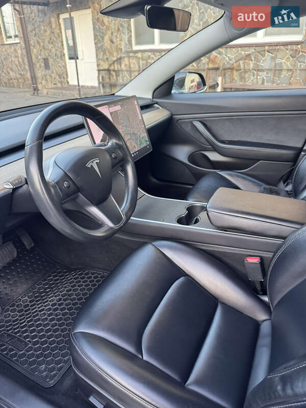 Седан Tesla Model 3 2019 в Владимире