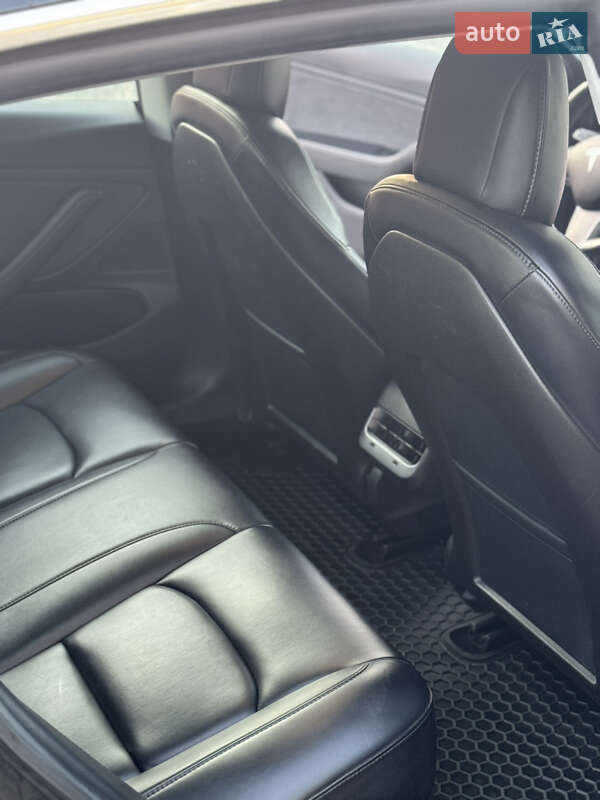 Седан Tesla Model 3 2019 в Владимире